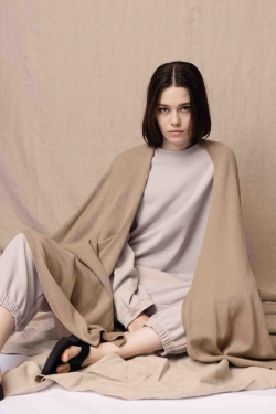 型押しメッシュ長財布